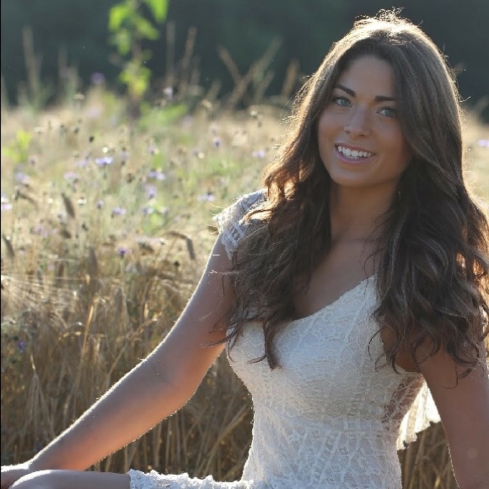 Meet your Posher, Nina